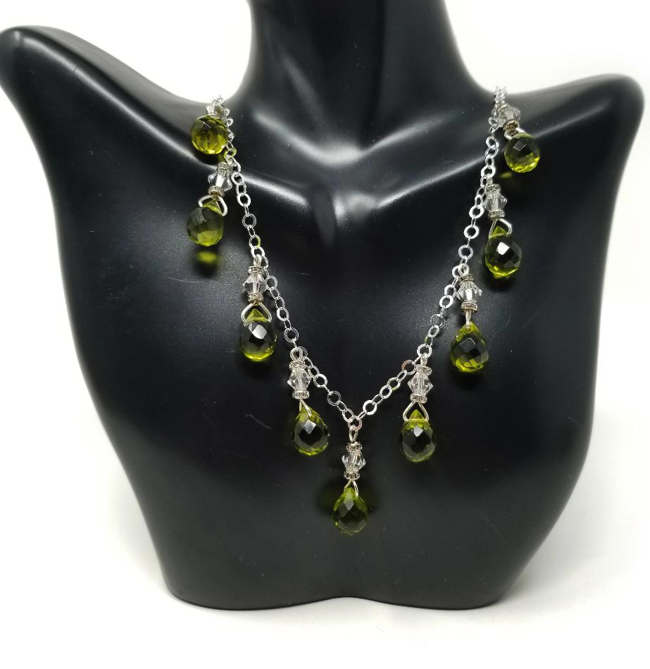 'Ayah' Chain Gemstone Necklace in Peridot
