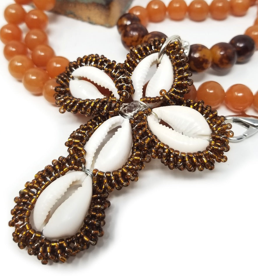 'Oringo' Cowrie Shell Cross Pendant Necklace in Peach Aventurine