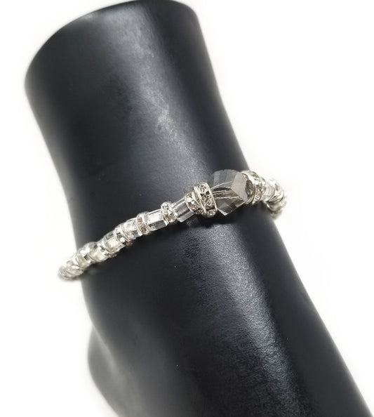 'Tarisai' Crystal and Glass Anklet in Smokey Gray