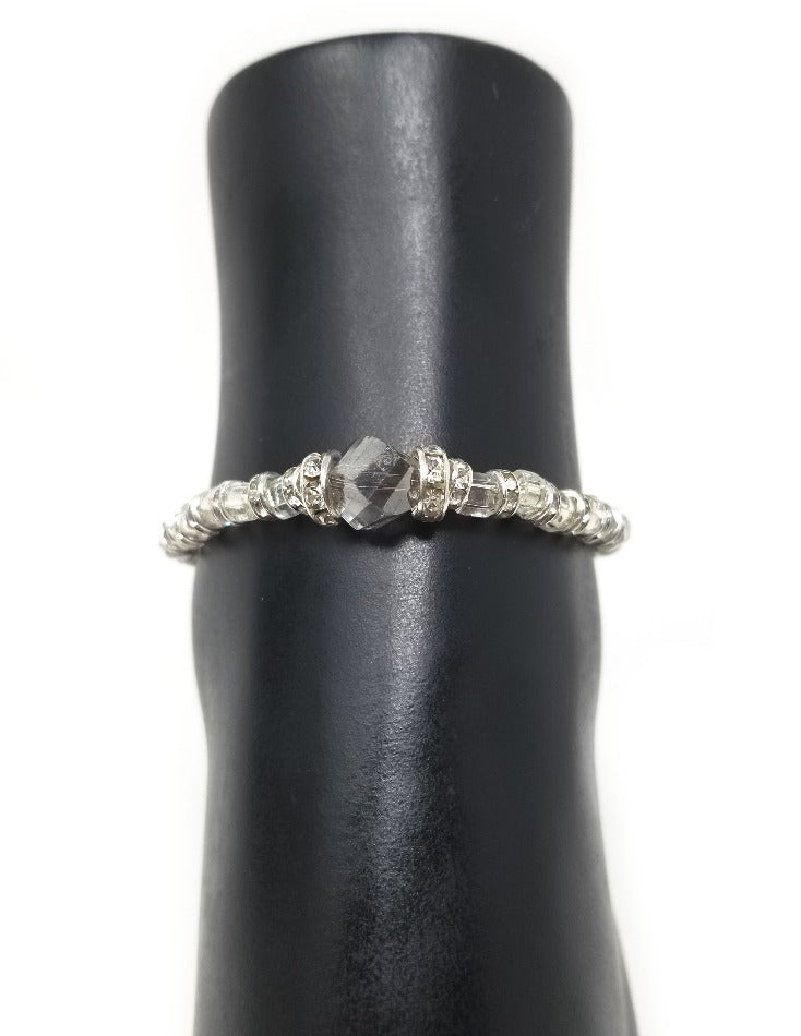 'Tarisai' Crystal and Glass Anklet in Smokey Gray
