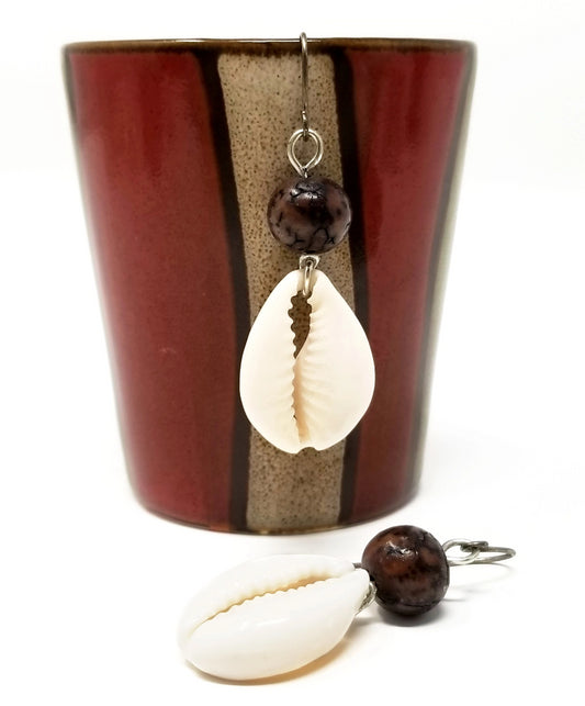 'Giza' Cowrie Shell Earrings with Dyed Bodhi Seed